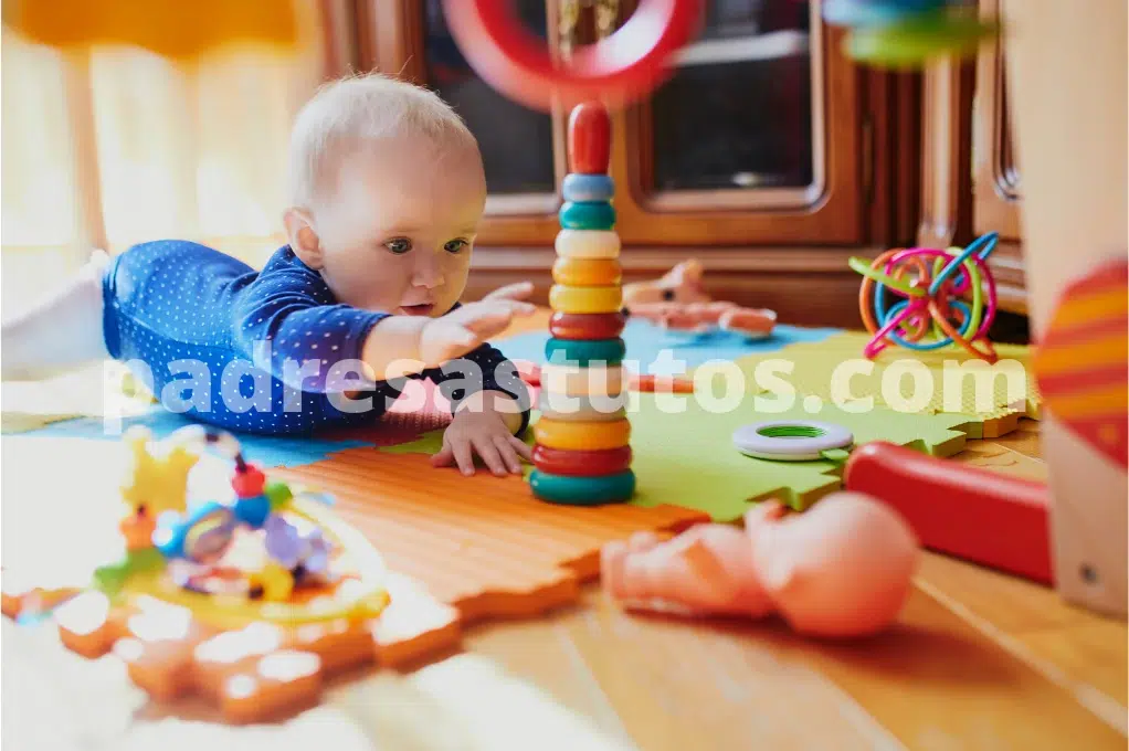 Es necesario estimular el desarrollo de los bebés a través del juego.